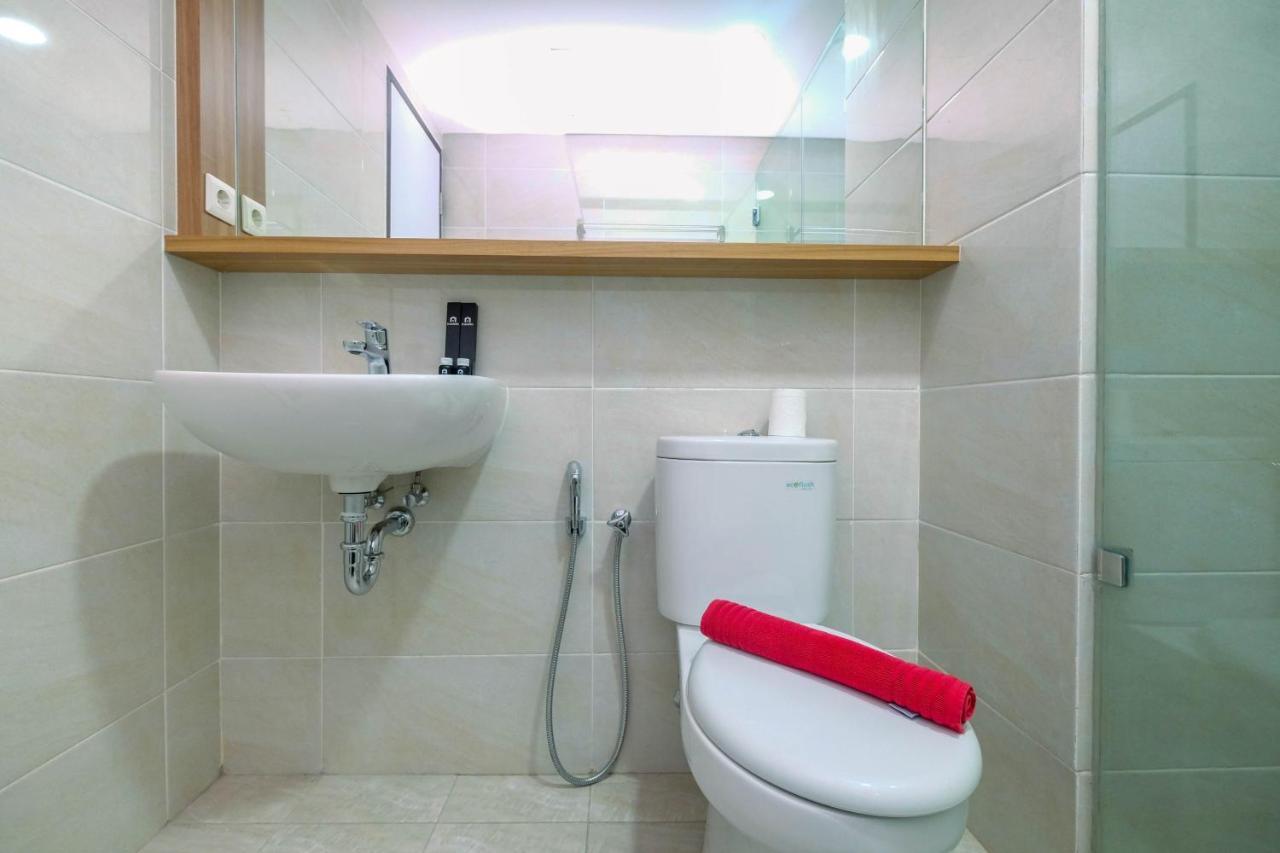Apartemen Comfortable 1br At Mustika Golf By Travelio Bekasi